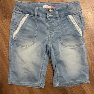 Girls SO Bermuda shorts, size 12, brand new